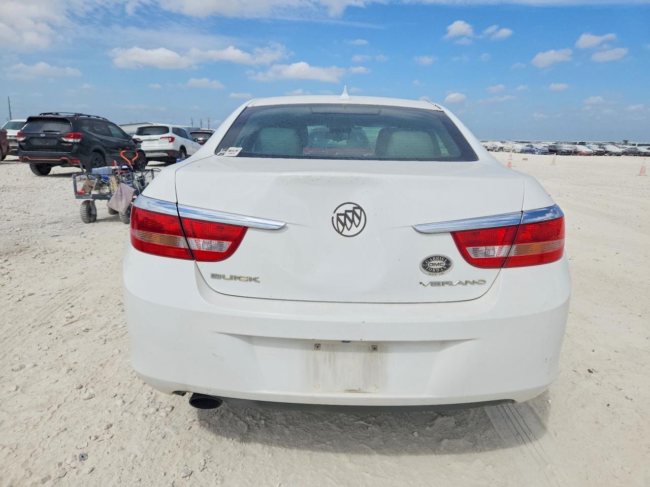 2014 Buick Verano White vin: 1G4PP5SK1E4172412