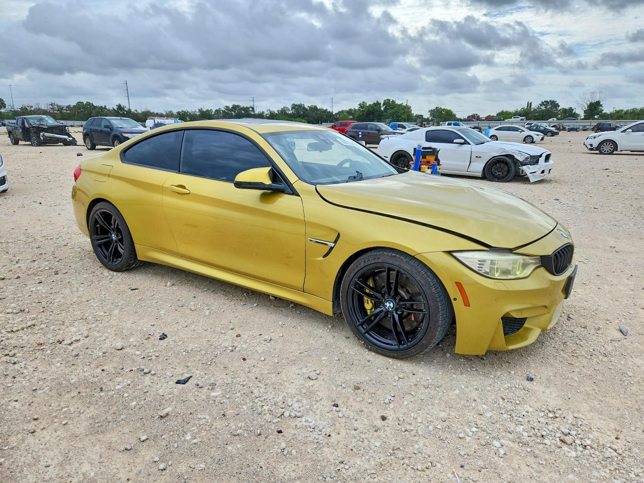 2015 Bmw M4 Yellow vin: WBS3R9C59FK331552