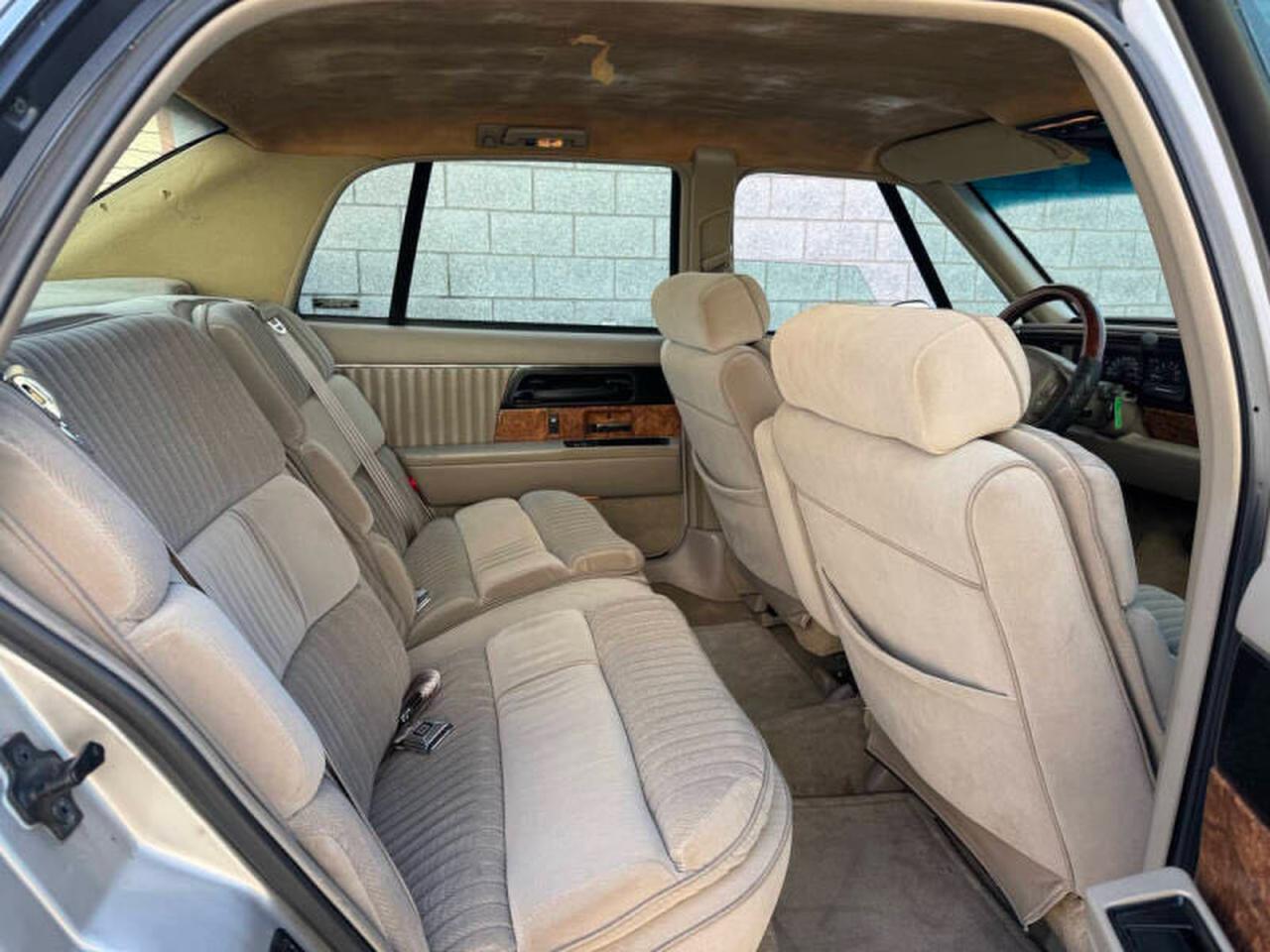 1996 Buick Park Avenue Tan vin: 1G4CW52K8TH619048