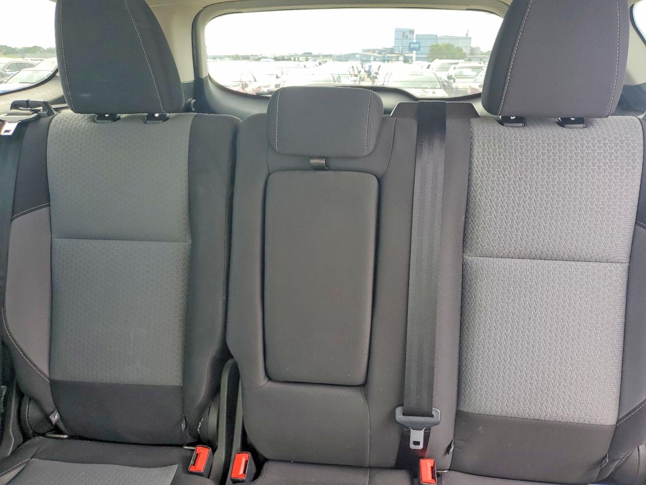 2018 Ford Escape Se White vin: 1FMCU0GD8JUC19062