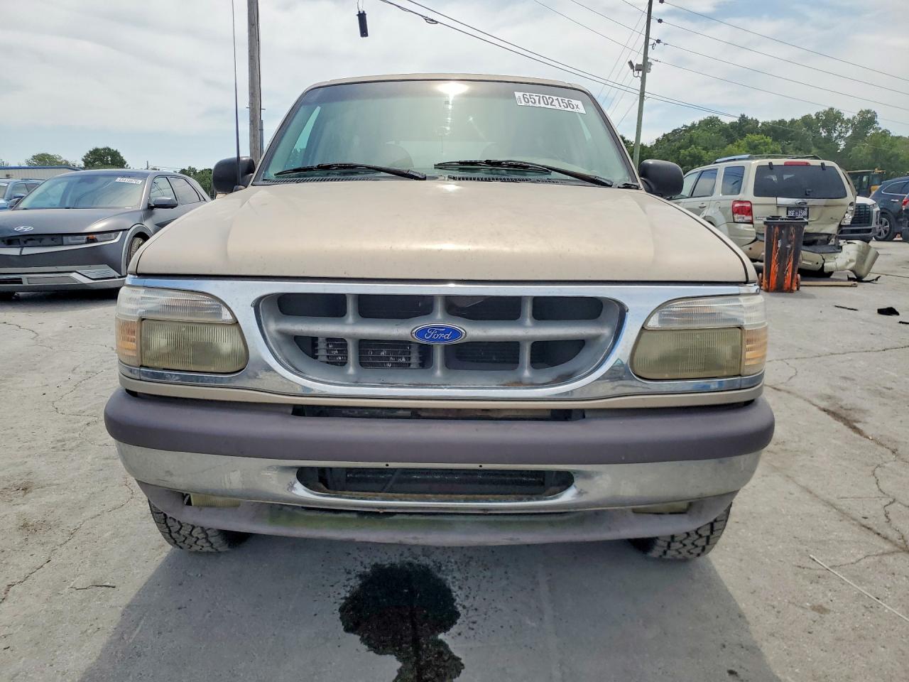 1997 Ford Explorer Gold vin: 1FMDU32E4VUC56699