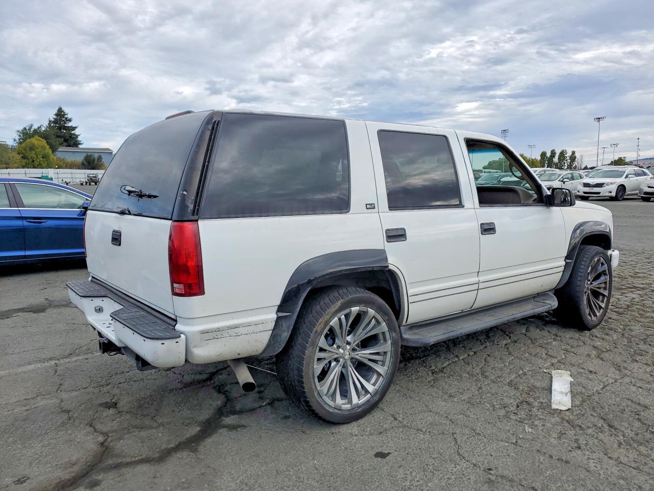 1997 Gmc Yukon White vin: 1GKEK13RXVJ715096