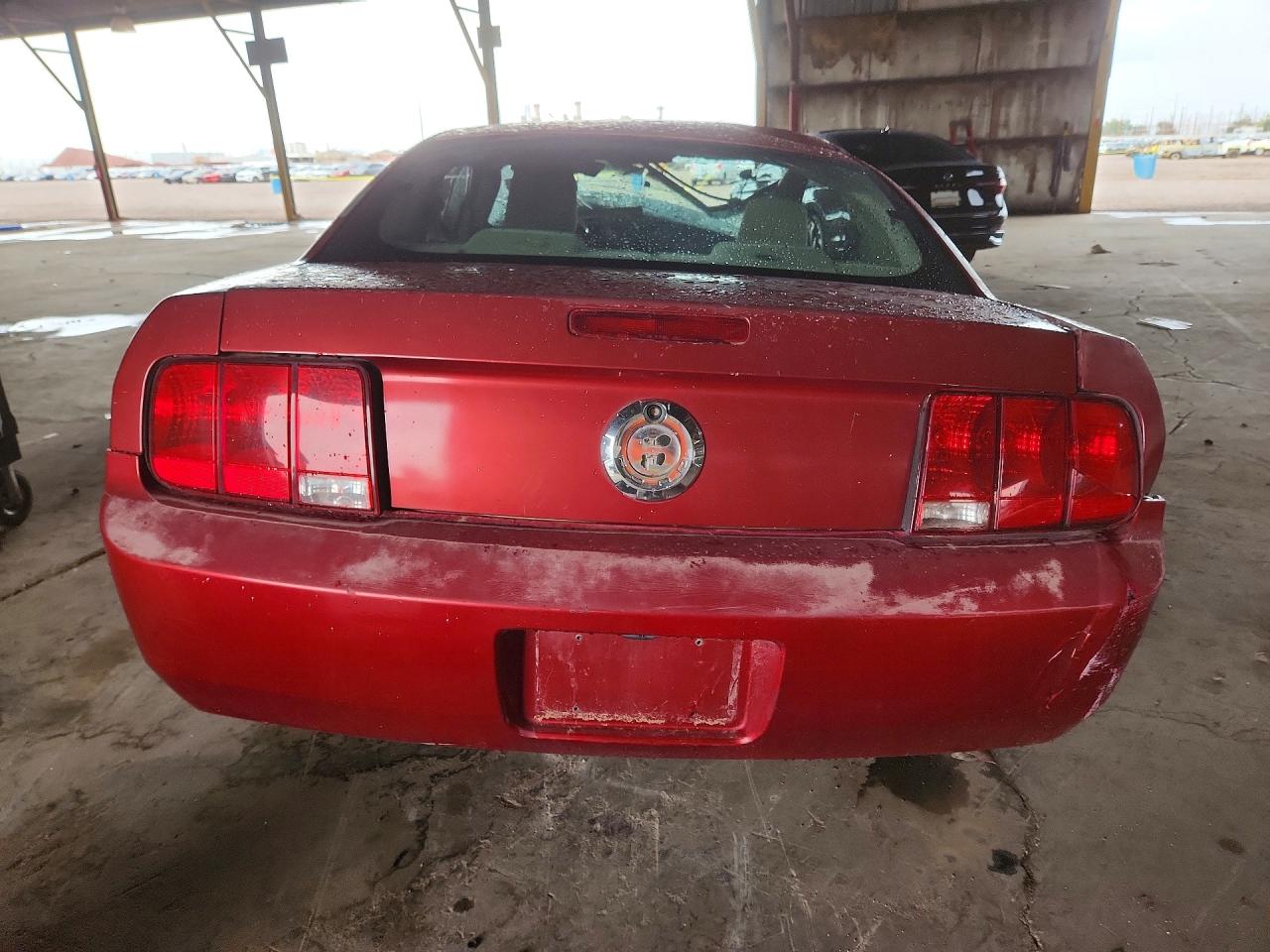2005 Ford Mustang Maroon vin: 1ZVFT80N955152197