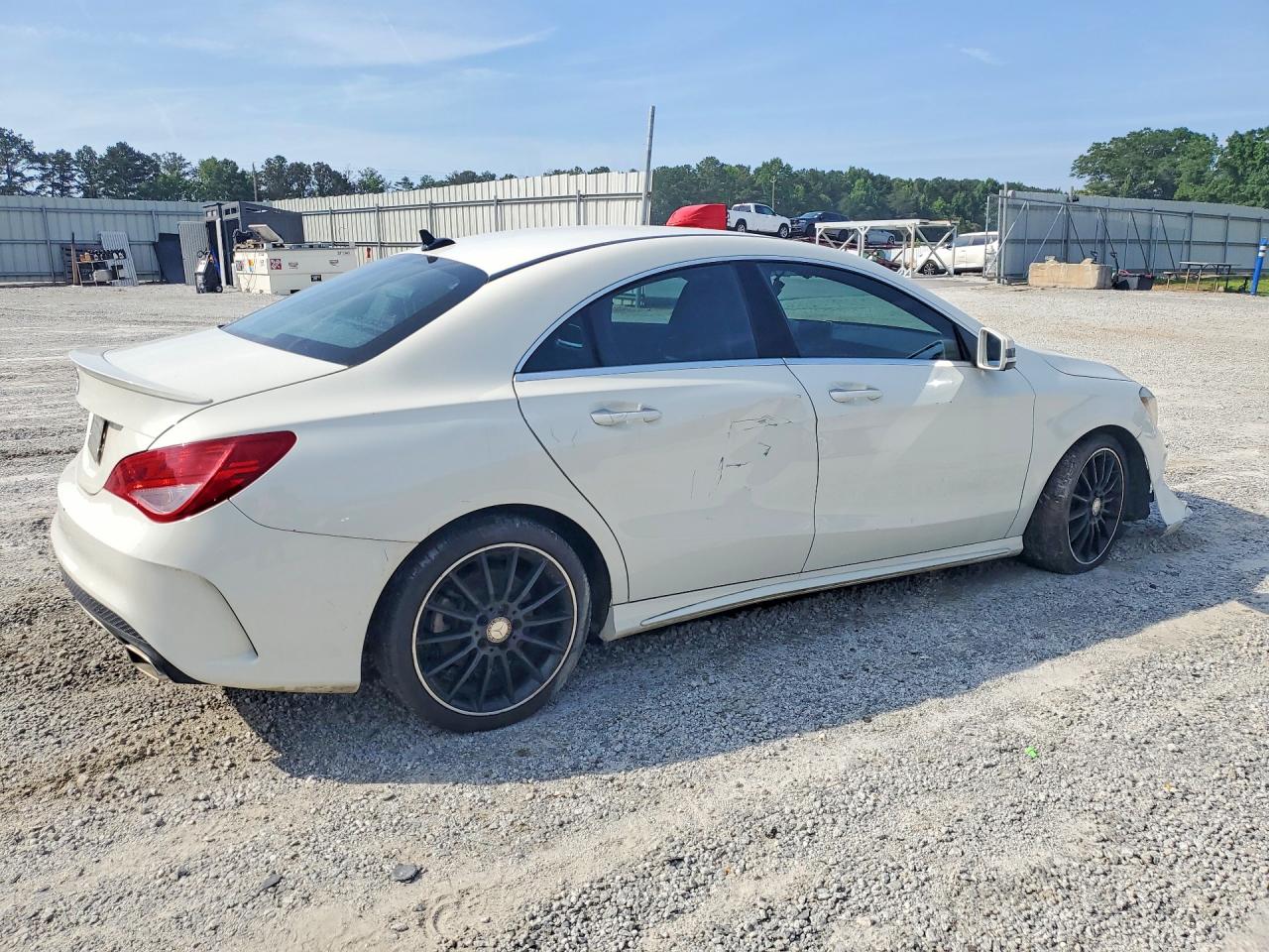 2015 Mercedes-benz Cla 250 Белый vin: WDDSJ4EB2FN182695