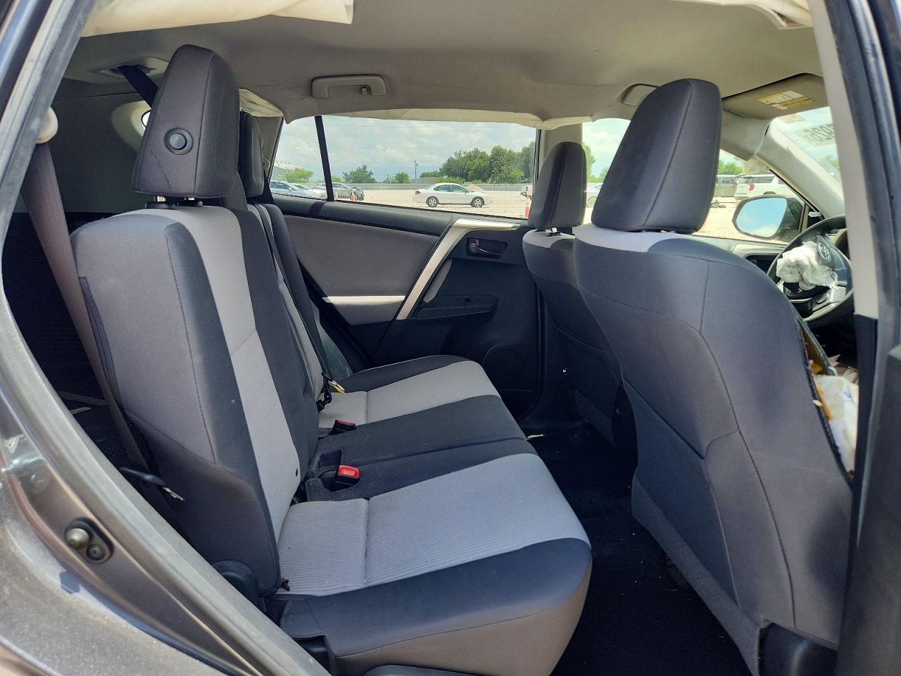 2015 Toyota Rav4 Le Gray vin: JTMZFREV9FD077238