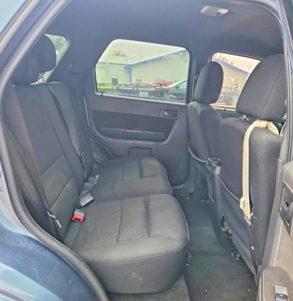 2010 Ford Escape Xlt Blue vin: 1FMCU0DG3AKA53298