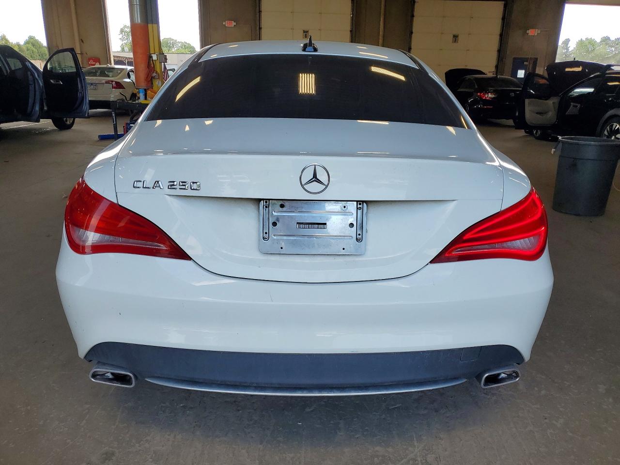 2014 Mercedes-benz Cla 250 White vin: WDDSJ4EB8EN105117