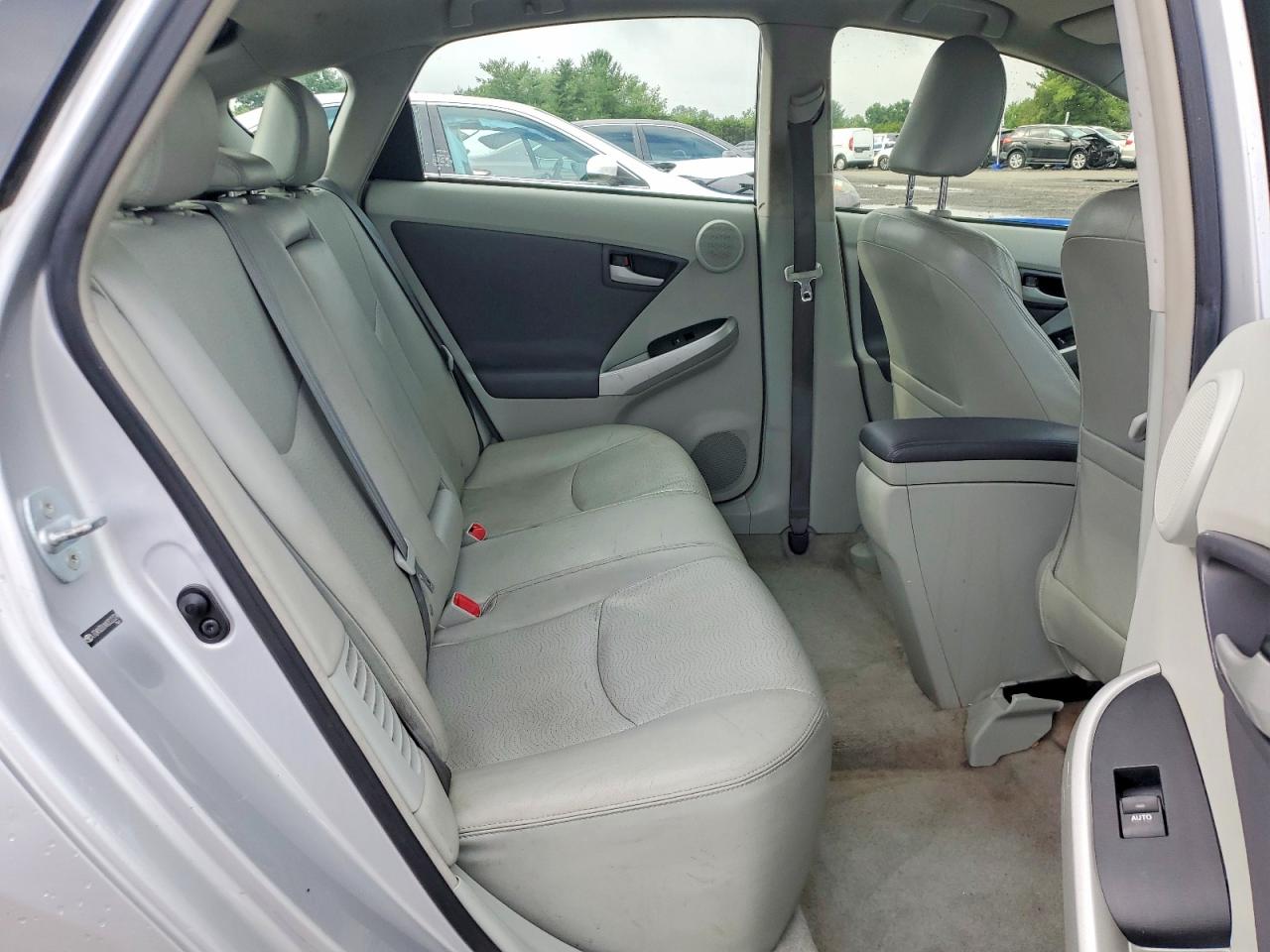 2010 Toyota Prius Iv Silver vin: JTDKN3DUXA0022324