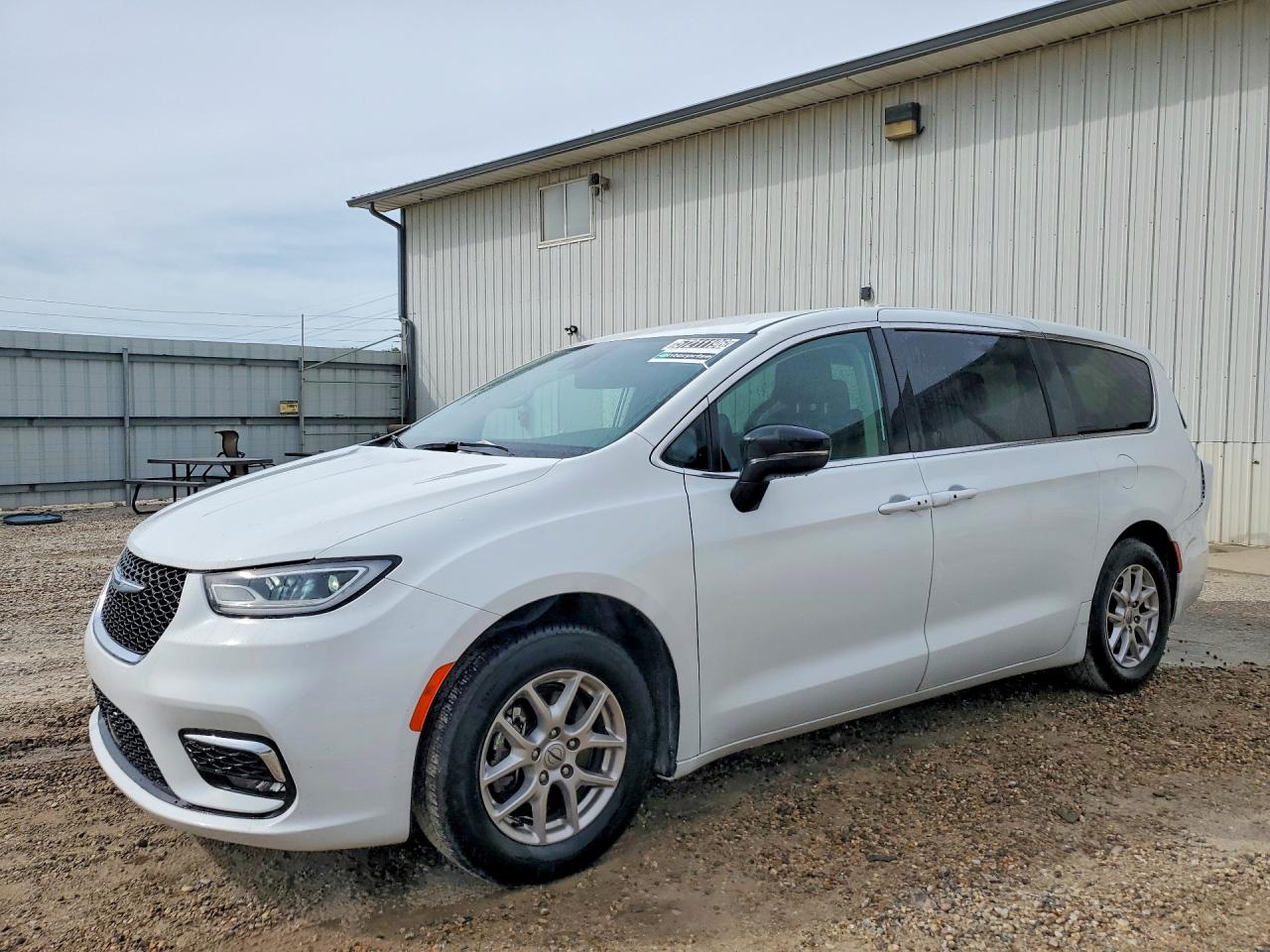 2024 Chrysler Pacifica Touring L White vin: 2C4RC1BG9RR119666