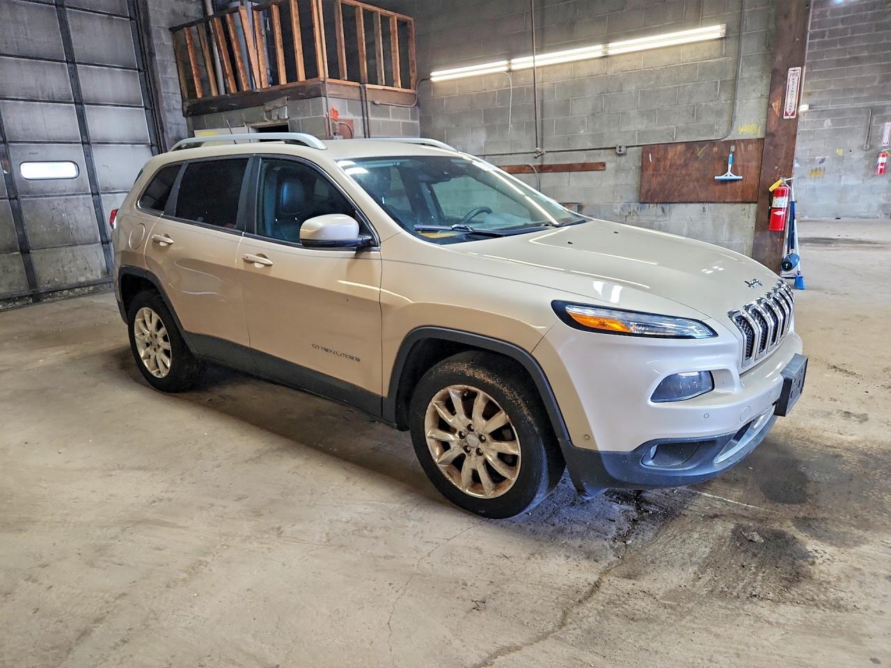 2015 Jeep Cherokee Limited Gold vin: 1C4PJMDS5FW608892