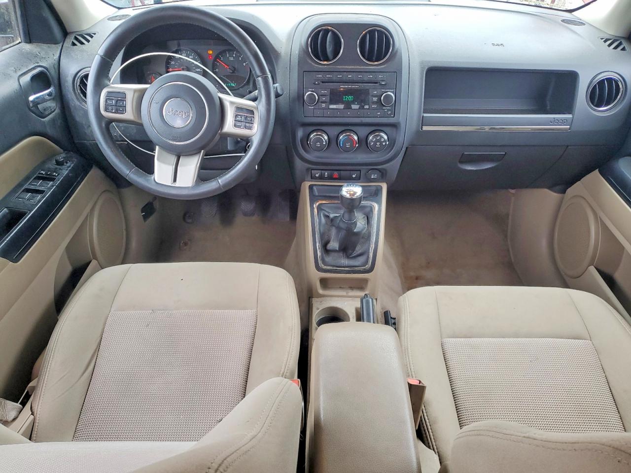 2012 Jeep Patriot Latitude Red vin: 1C4NJRFB4CD683625
