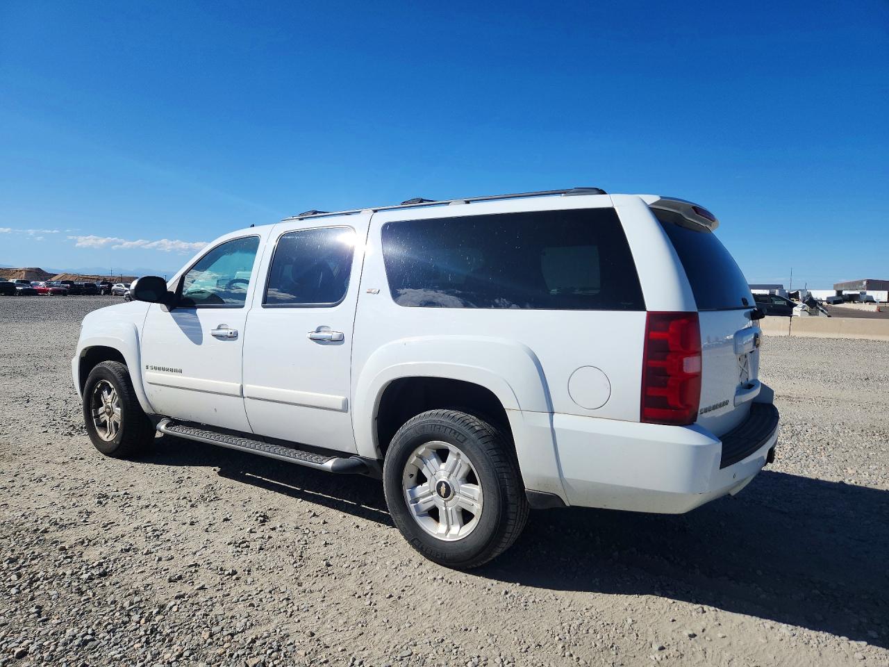 2008 Chevrolet Suburban K1500 Ls White vin: 3GNFK16398G121202