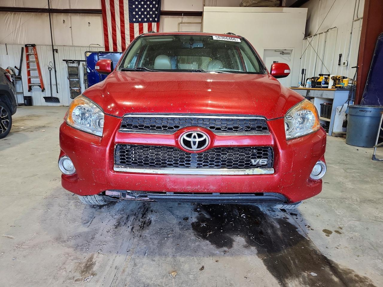 2011 Toyota Rav4 Limited Red vin: JTMDK4DV2BD018102