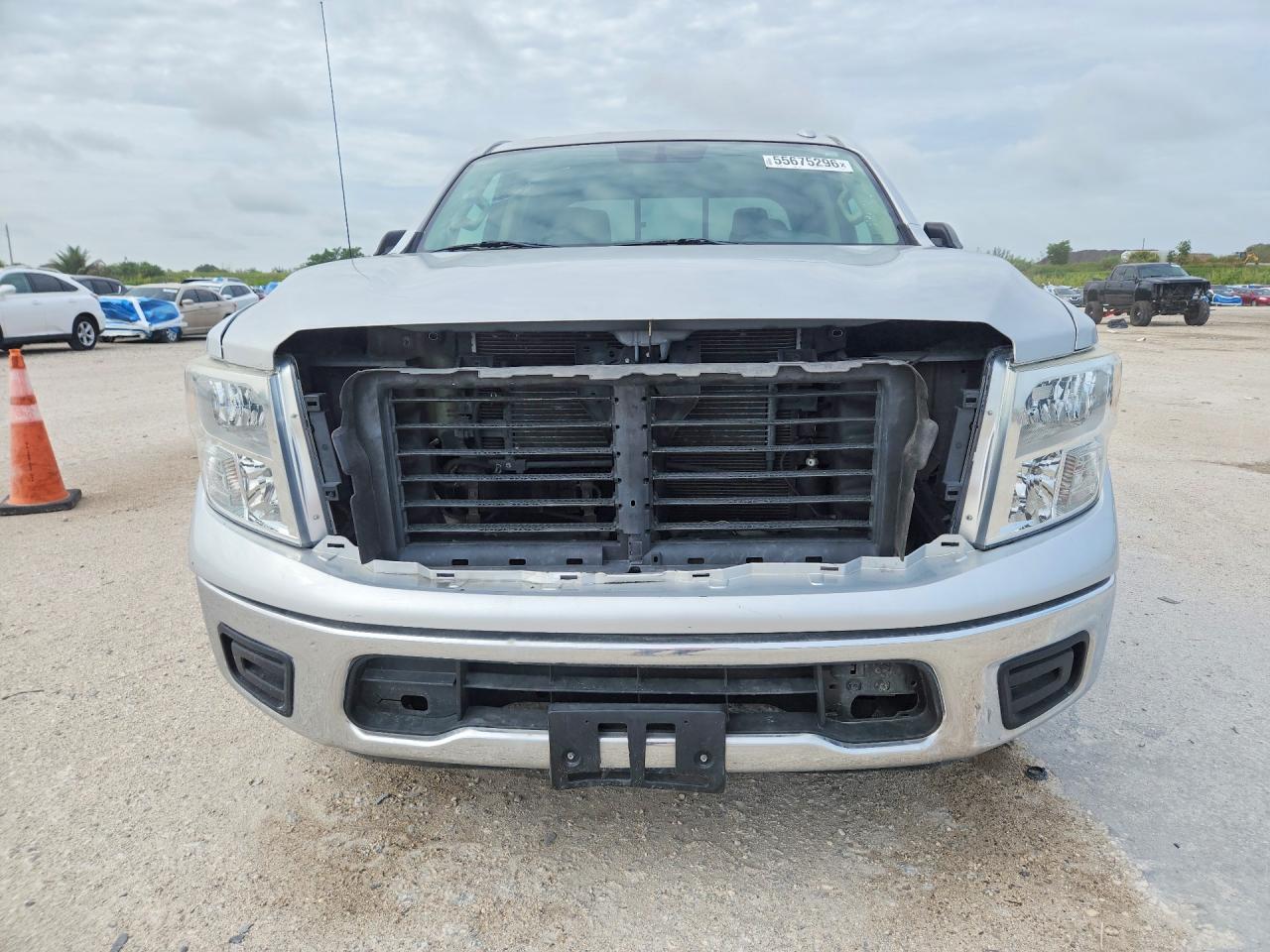 2017 Nissan Titan S Серебряный vin: 1N6AA1EK2HN518012