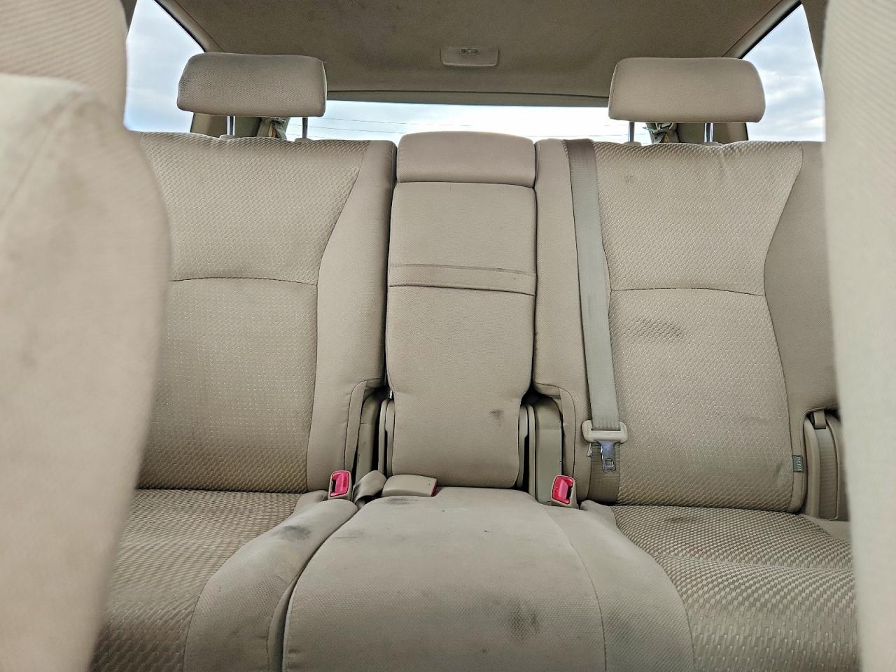 2004 Toyota Highlander Base Tan vin: JTEEP21A240059766