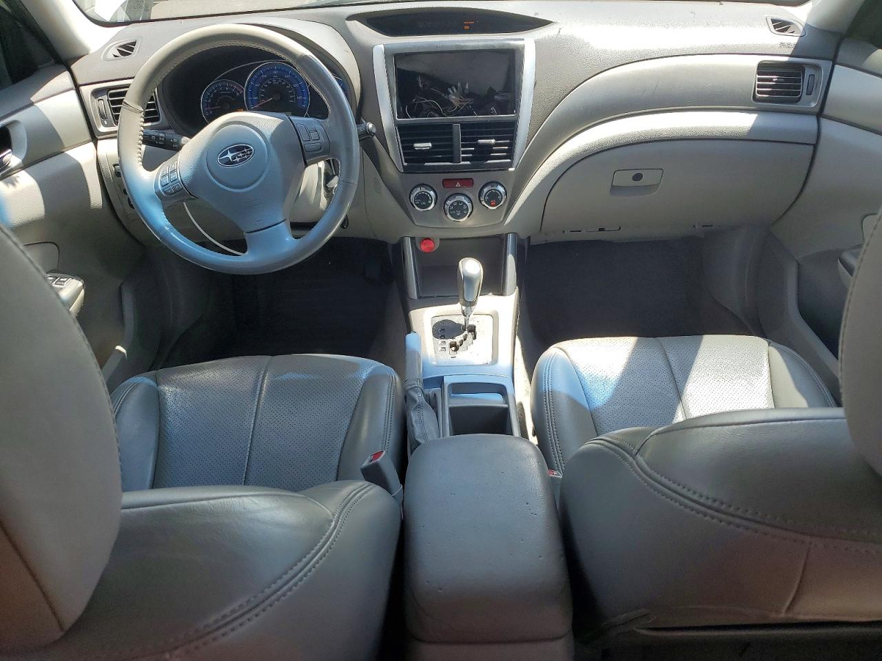 2009 Subaru Forester 2.5x Limited White vin: JF2SH64689H747199