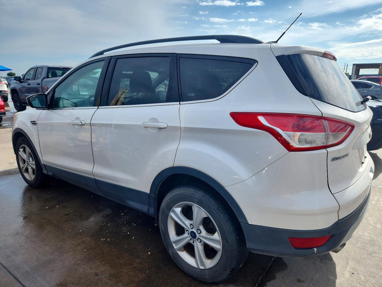 2015 Ford Escape Se White vin: 1FMCU0GX2FUA45149