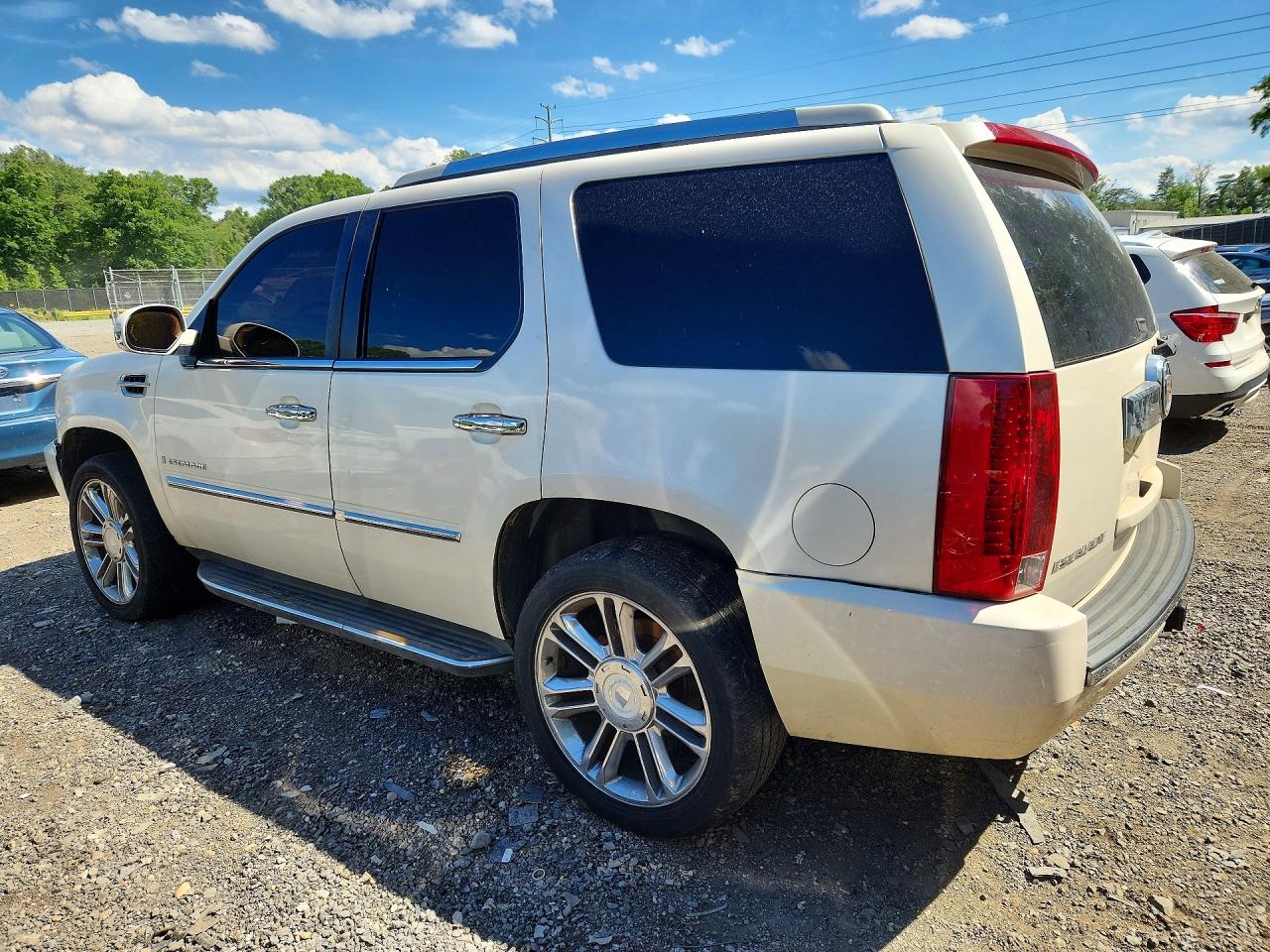 2007 Cadillac Escalade Luxury Бежевый vin: 1GYFK63897R311564