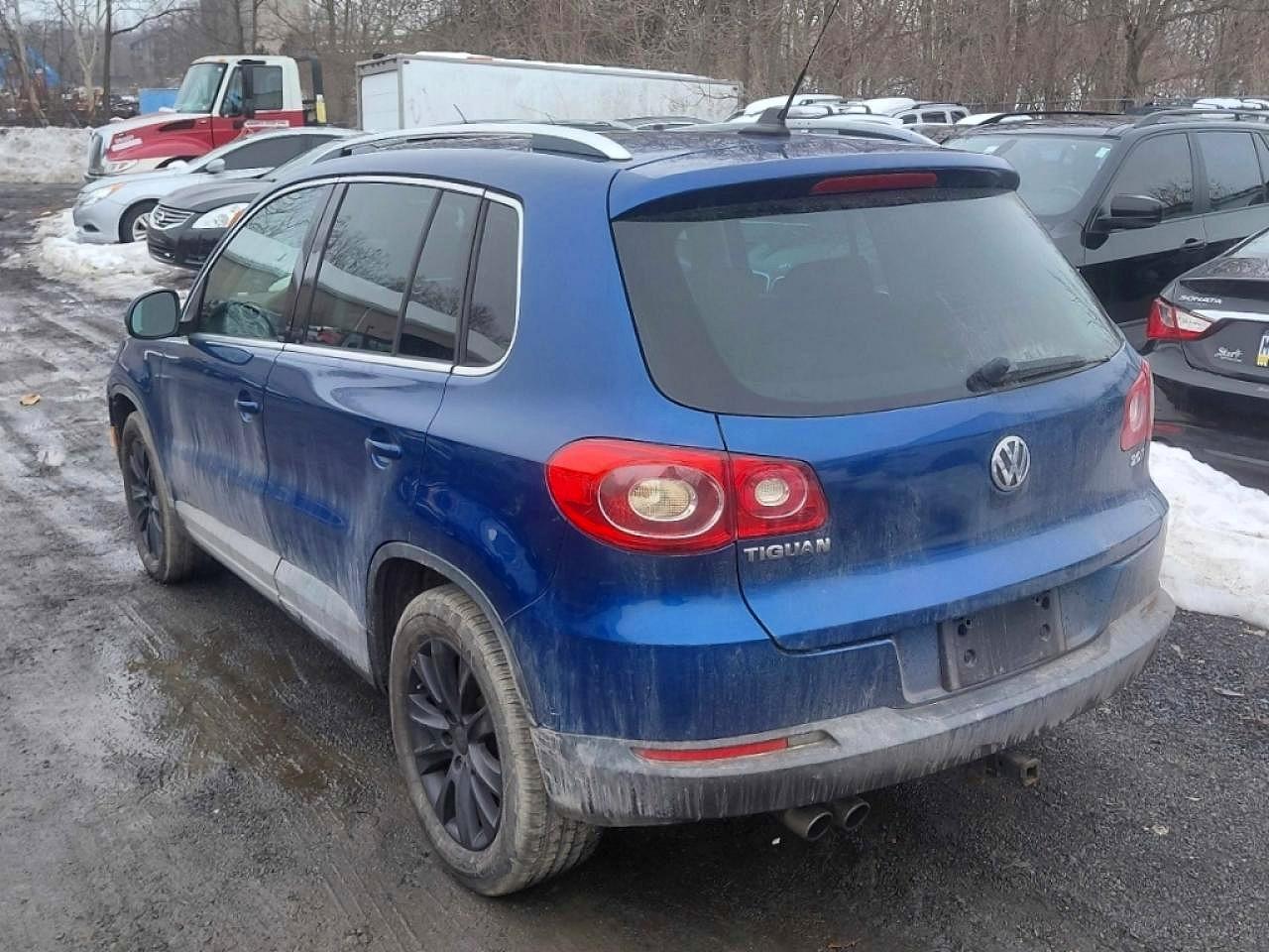 2009 Volkswagen Tiguan Se Синий vin: WVGBV75NX9W003565