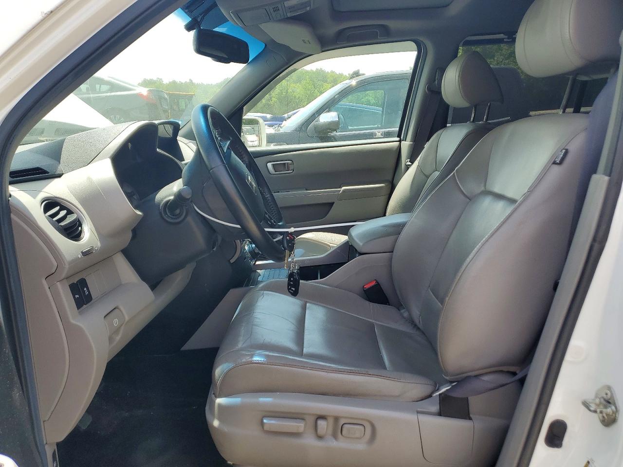 2012 Honda Pilot Touring White vin: 5FNYF4H95CB018155