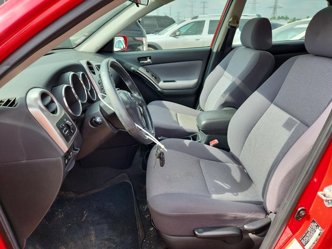 2005 Toyota Corolla Matrix Xr Красный vin: 2T1KR32E35C488592
