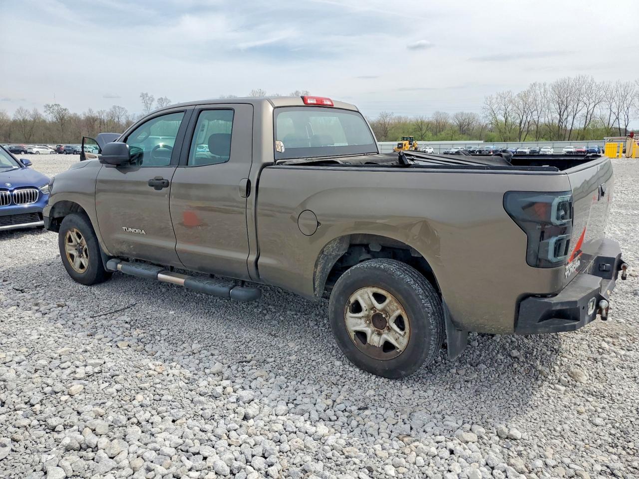 2010 Toyota Tundra Double Cab Sr5 Brown vin: 5TFUM5F10AX013679