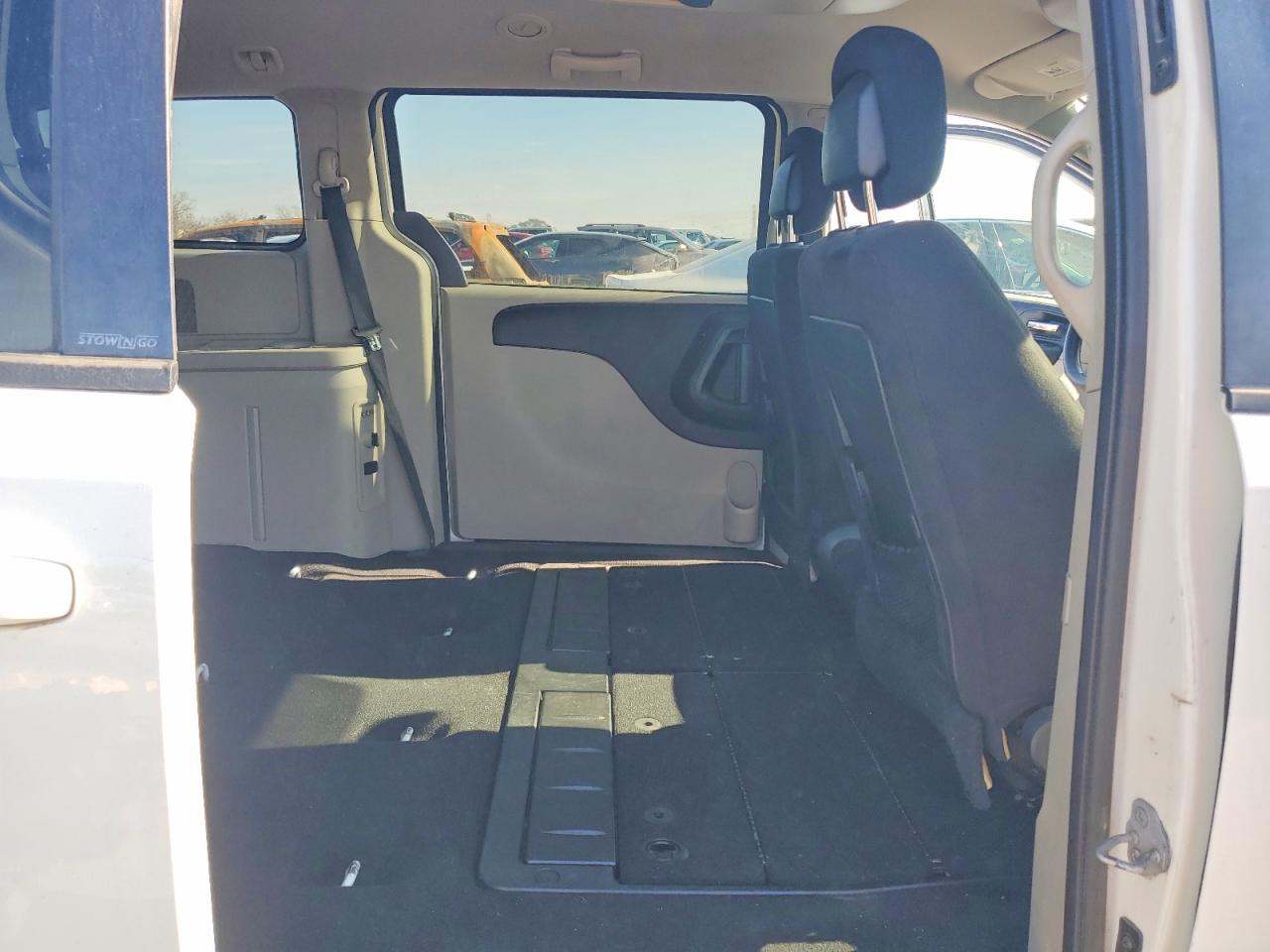 2013 Dodge Grand Caravan Sxt White vin: 2C4RDGCG7DR635970