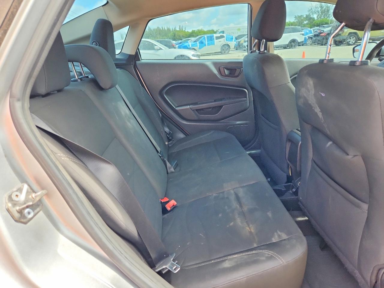2011 Ford Fiesta Se Silver vin: 3FADP4BJ8HM140841