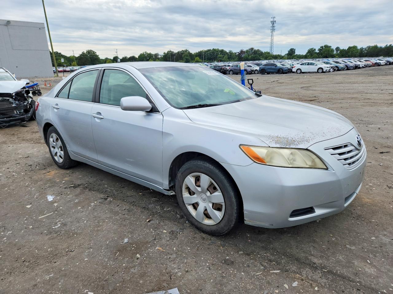 2007 Toyota Camry Le Серебряный vin: JTNBE46K473106482