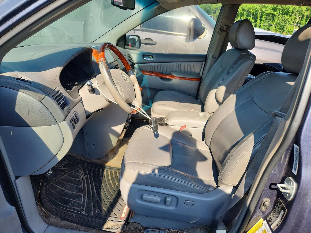 2010 Toyota Sienna Xle Limited Charcoal vin: 5TDYK4CC1AS331002