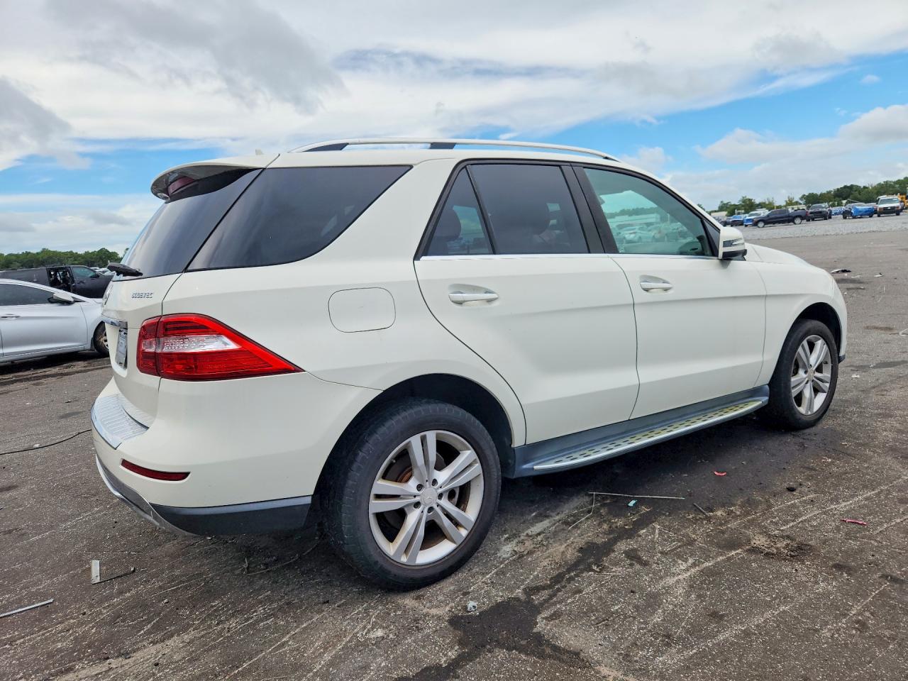 2013 Mercedes-benz Ml 350 Bluetec White vin: 4JGDA2EB5DA166594