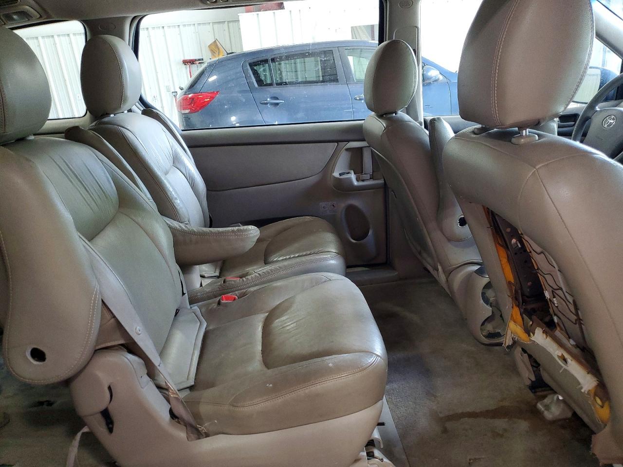 2010 Toyota Sienna Ce 7-passenger Blue vin: 5TDKK4CCXAS342361