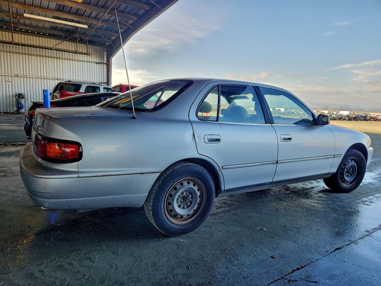 1996 Toyota Camry Le Silver vin: JT2BF12K0T0139893
