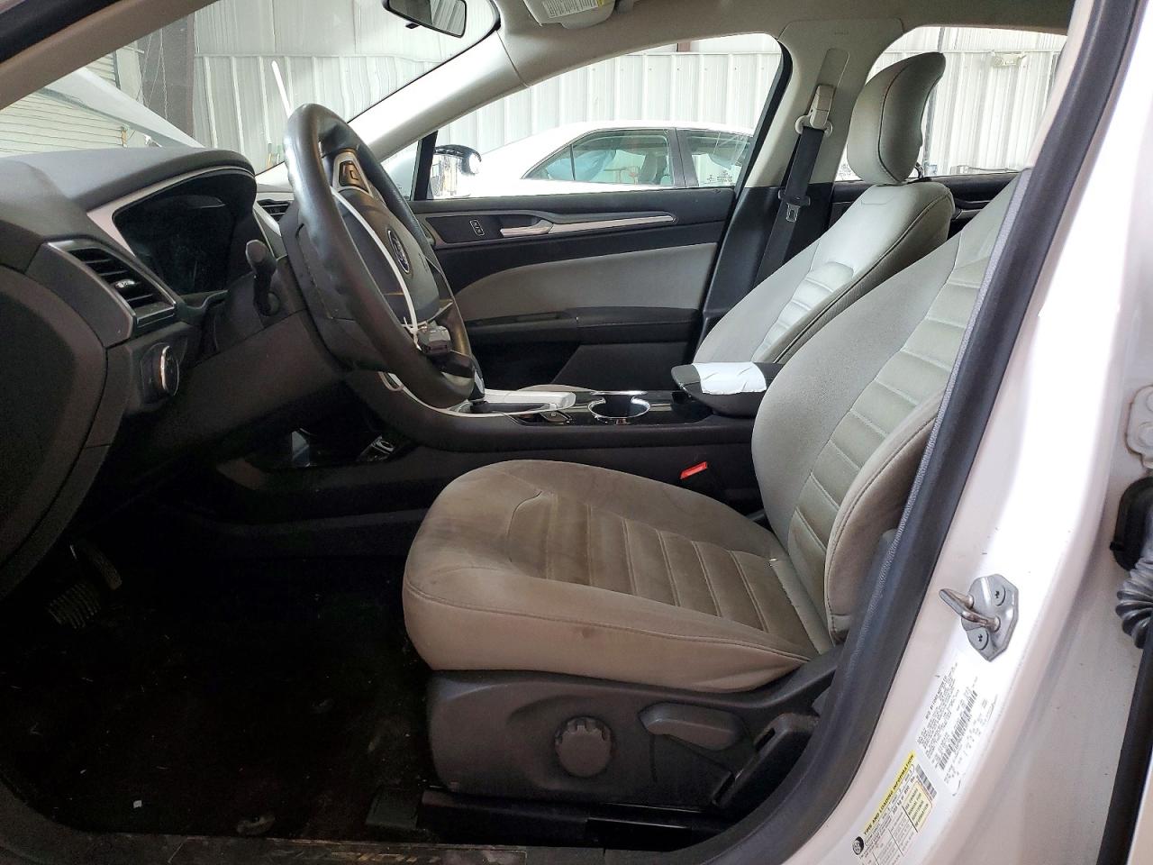 2014 Ford Fusion S White vin: 3FA6P0G78ER307891