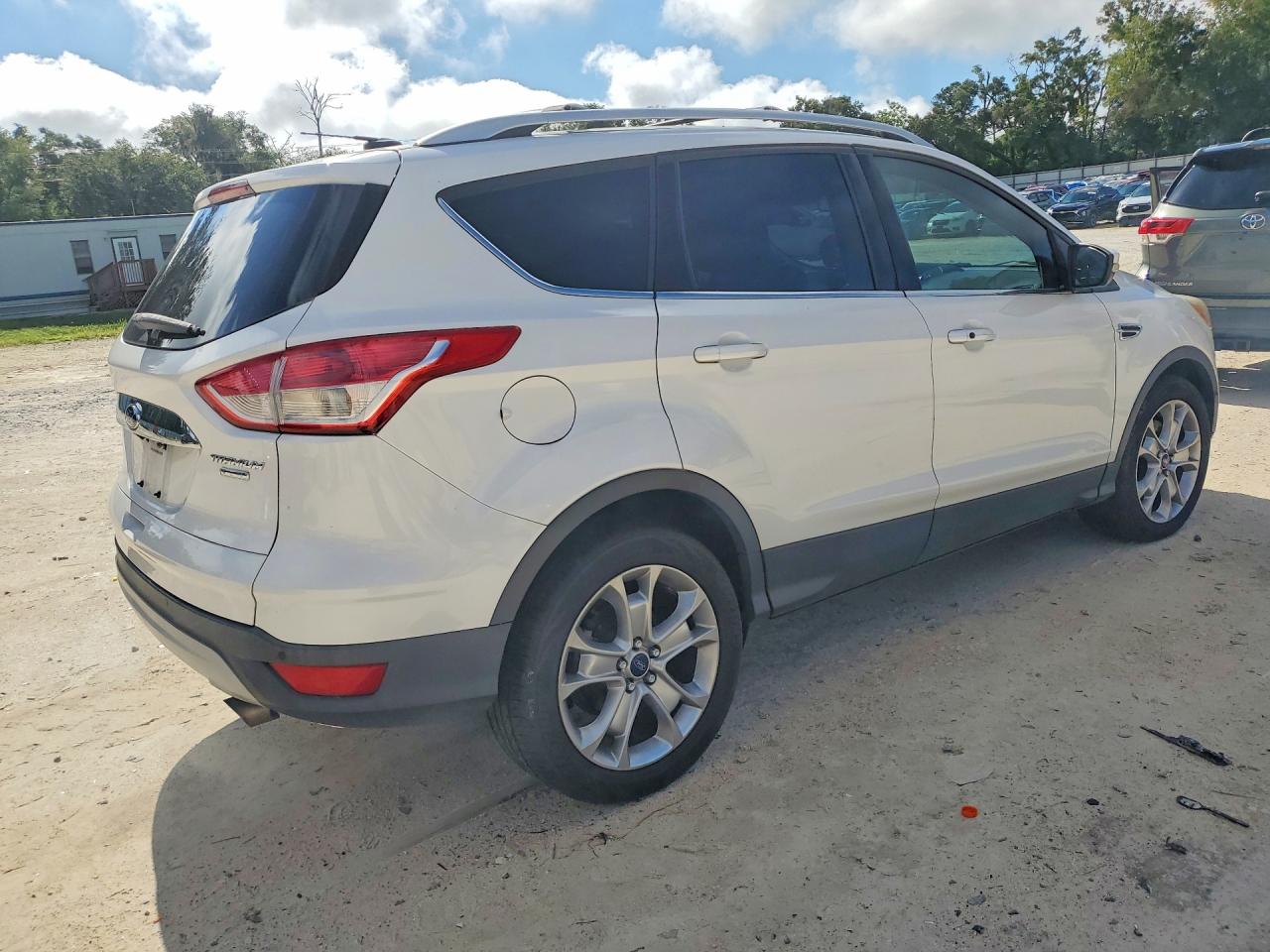 2014 Ford Escape Titanium Белый vin: 1FMCU9J90EUE32909