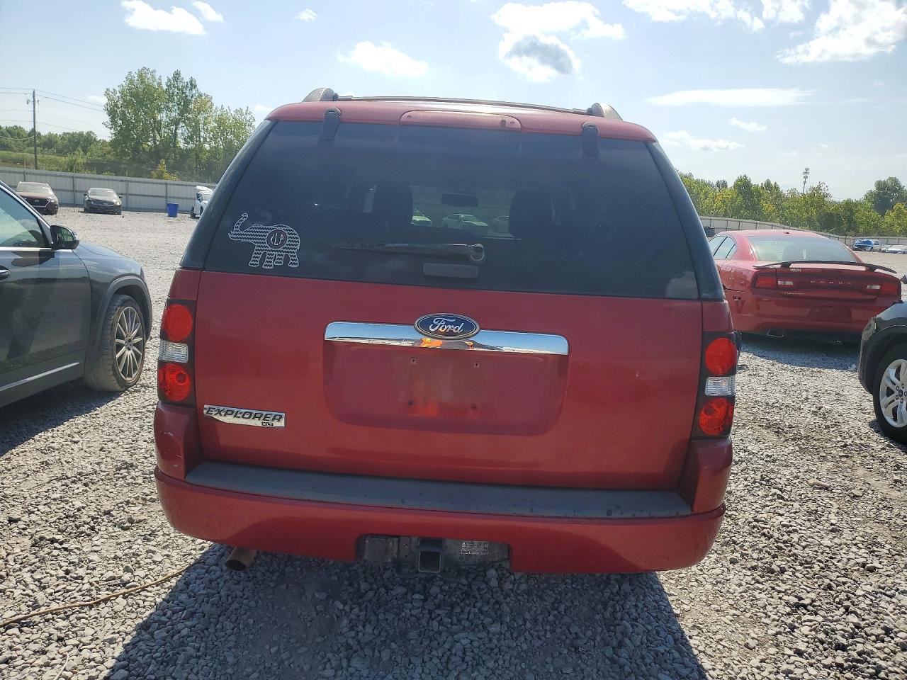 2010 Ford Explorer Xlt Maroon vin: 1FMEU6DE2AUA84072