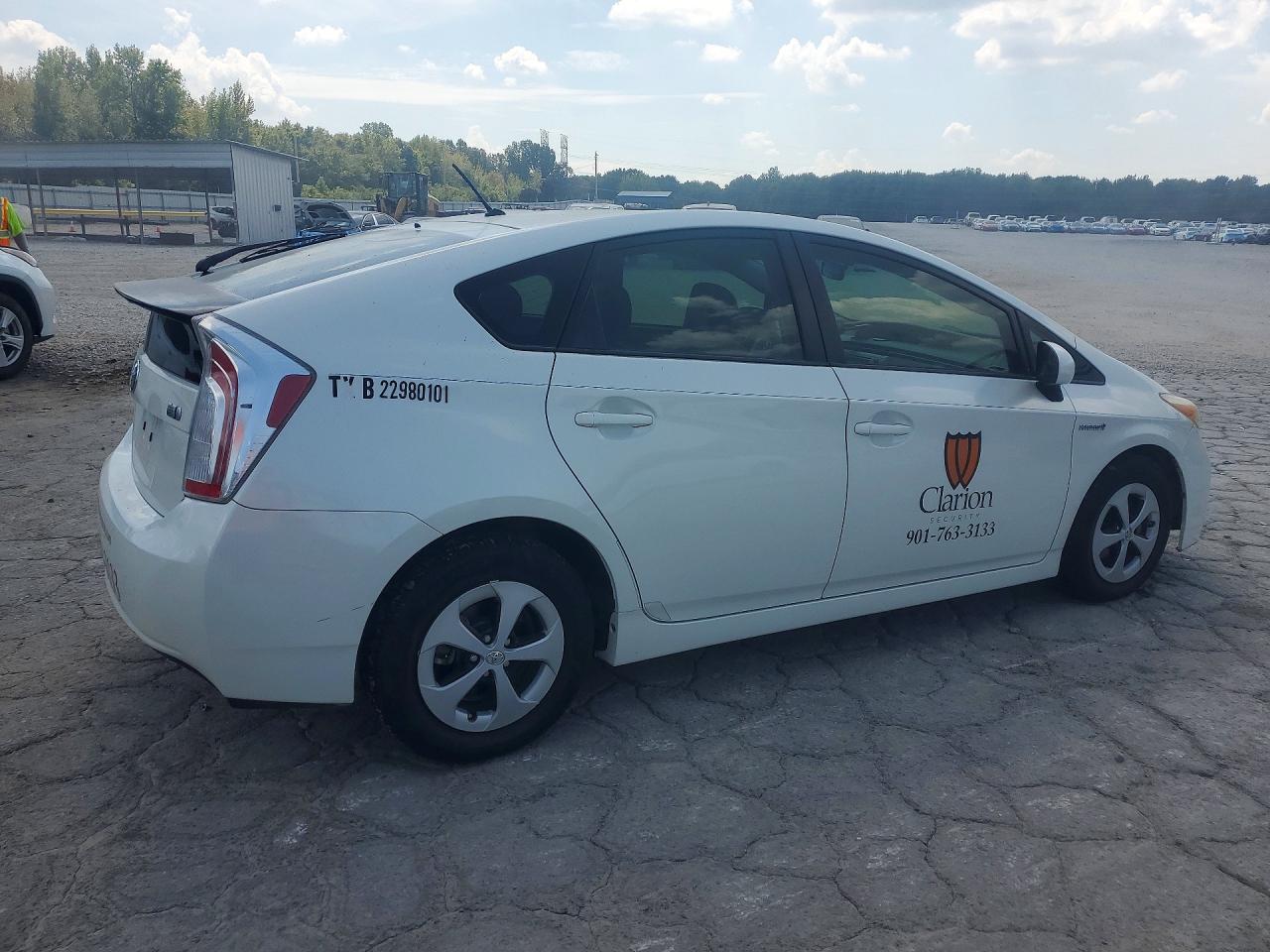 2015 Toyota Prius Two White vin: JTDKN3DU8F1988219