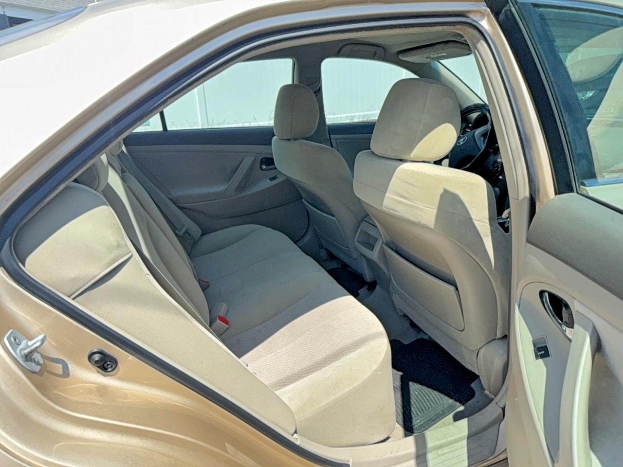 2011 Toyota Camry Base Gold vin: 4T4BF3EK6BR098855