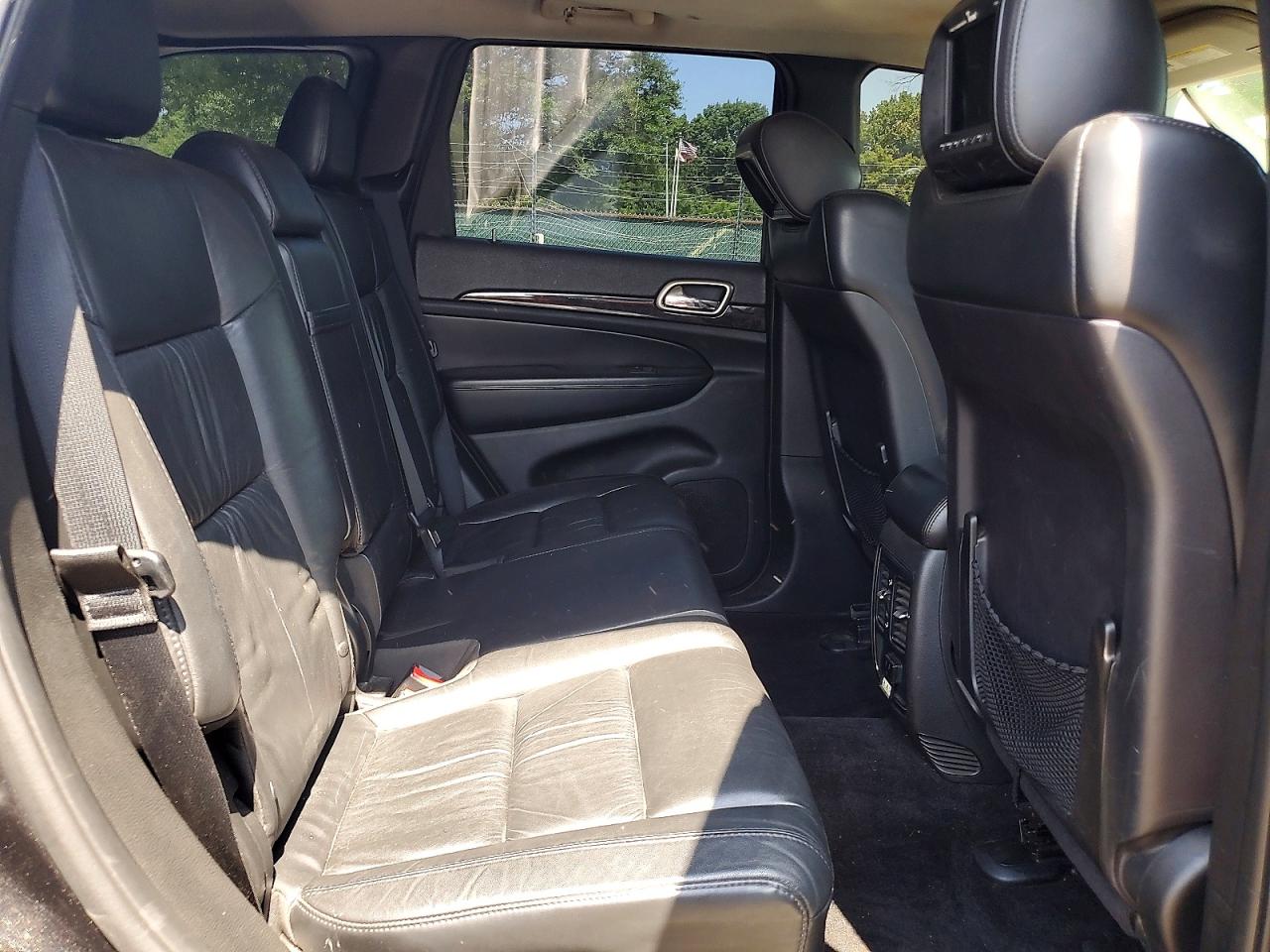 2013 Jeep Grand Cherokee Laredo Black vin: 1C4RJFAG1DC581841