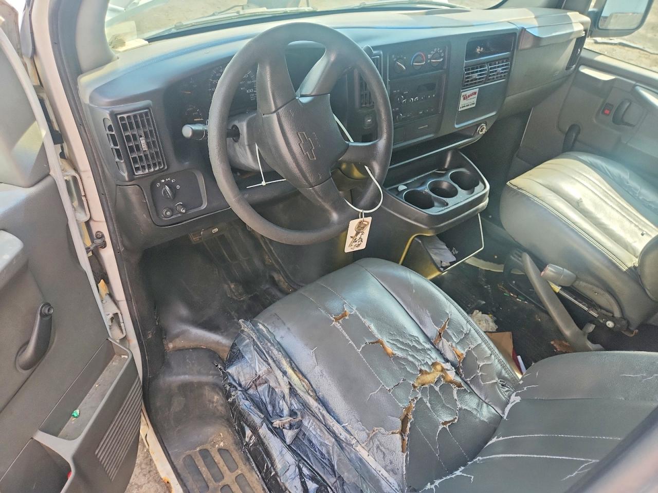 2007 Chevy Express G1500 Cargo ** Pri Fleet ** Белый vin: 1GCFG15X371149556