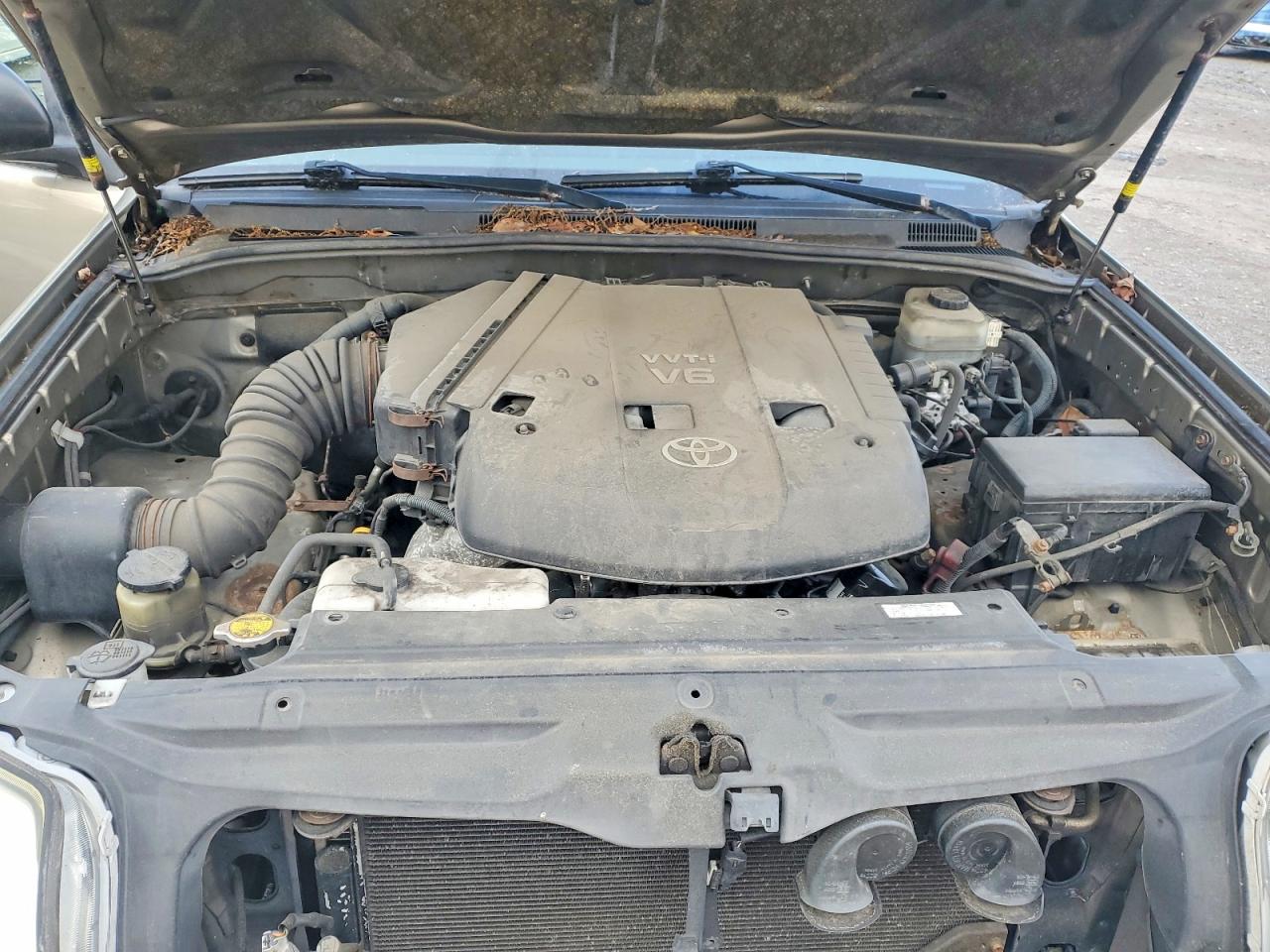 2006 Toyota 4runner Sr5 Gold vin: JTEBU14R560092819