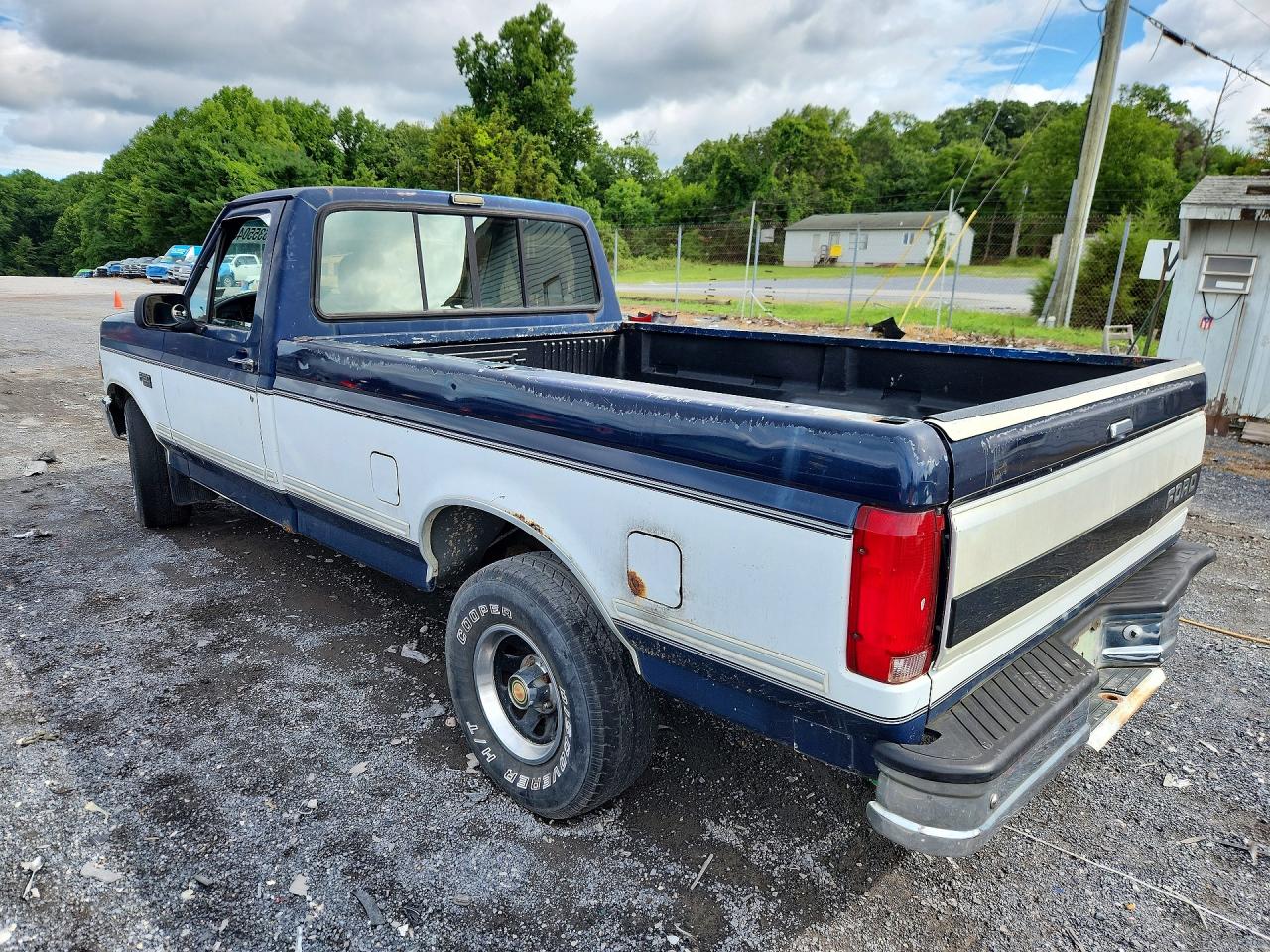 1993 Ford F150 Blue vin: 1FTDF15N3PLA47090