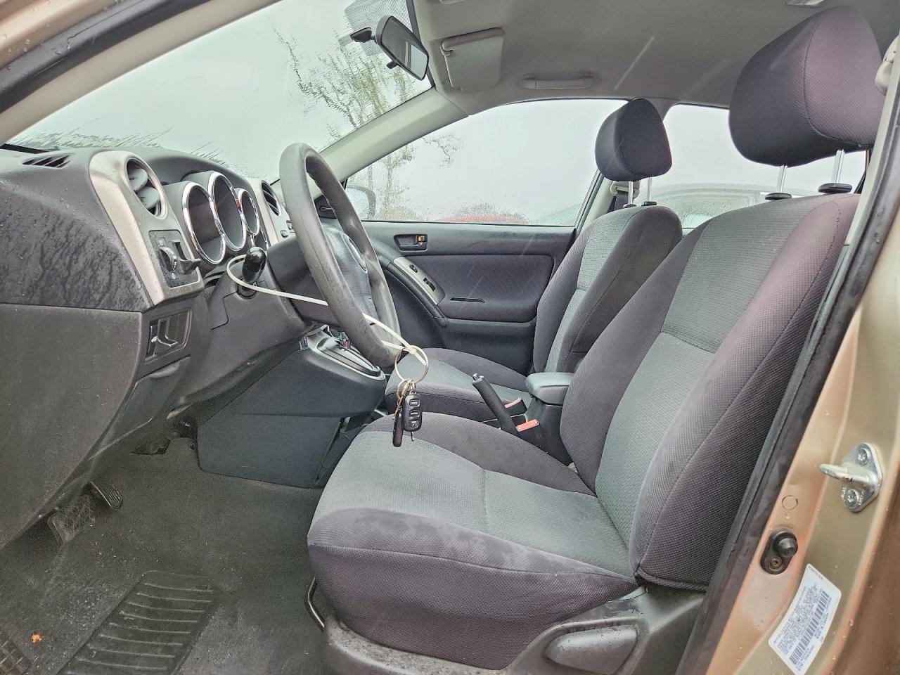 2003 Toyota Corolla Matrix Xr Gold vin: 2T1KR32E33C041189