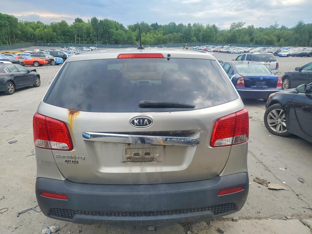 2013 Kia Sorento Lx Серебряный vin: 5XYKTDA63DG377044