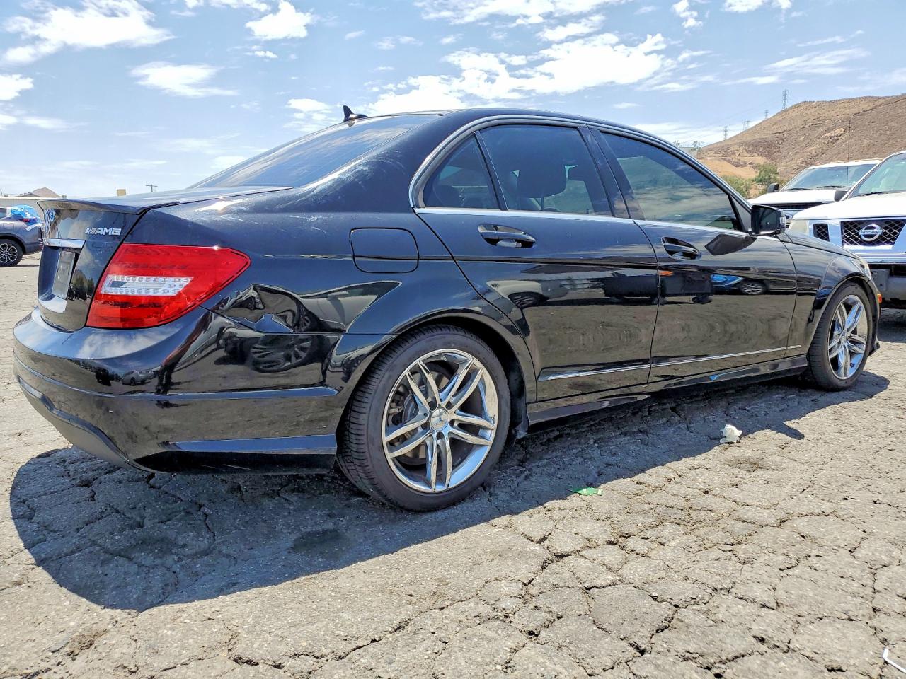2014 Mercedes-benz C 250 Black vin: WDDGF4HB8EA900324