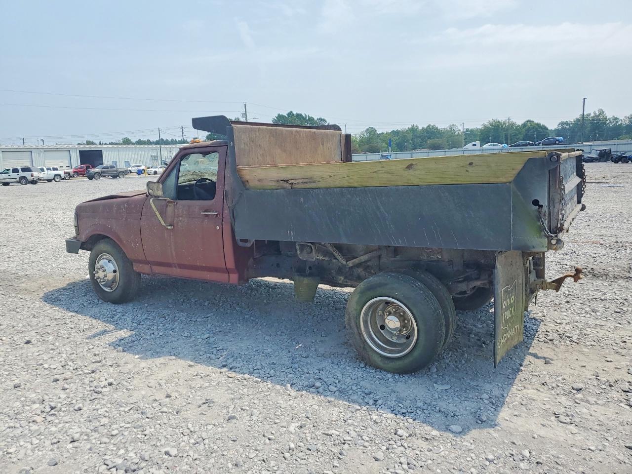 1988 Ford F350 Red vin: 1FTDF15Y8JNA95075