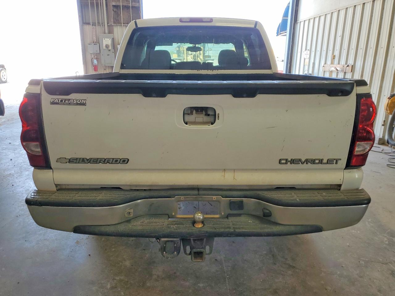 2005 Chevrolet Silverado C1500 White vin: 2GCEC13T351333488
