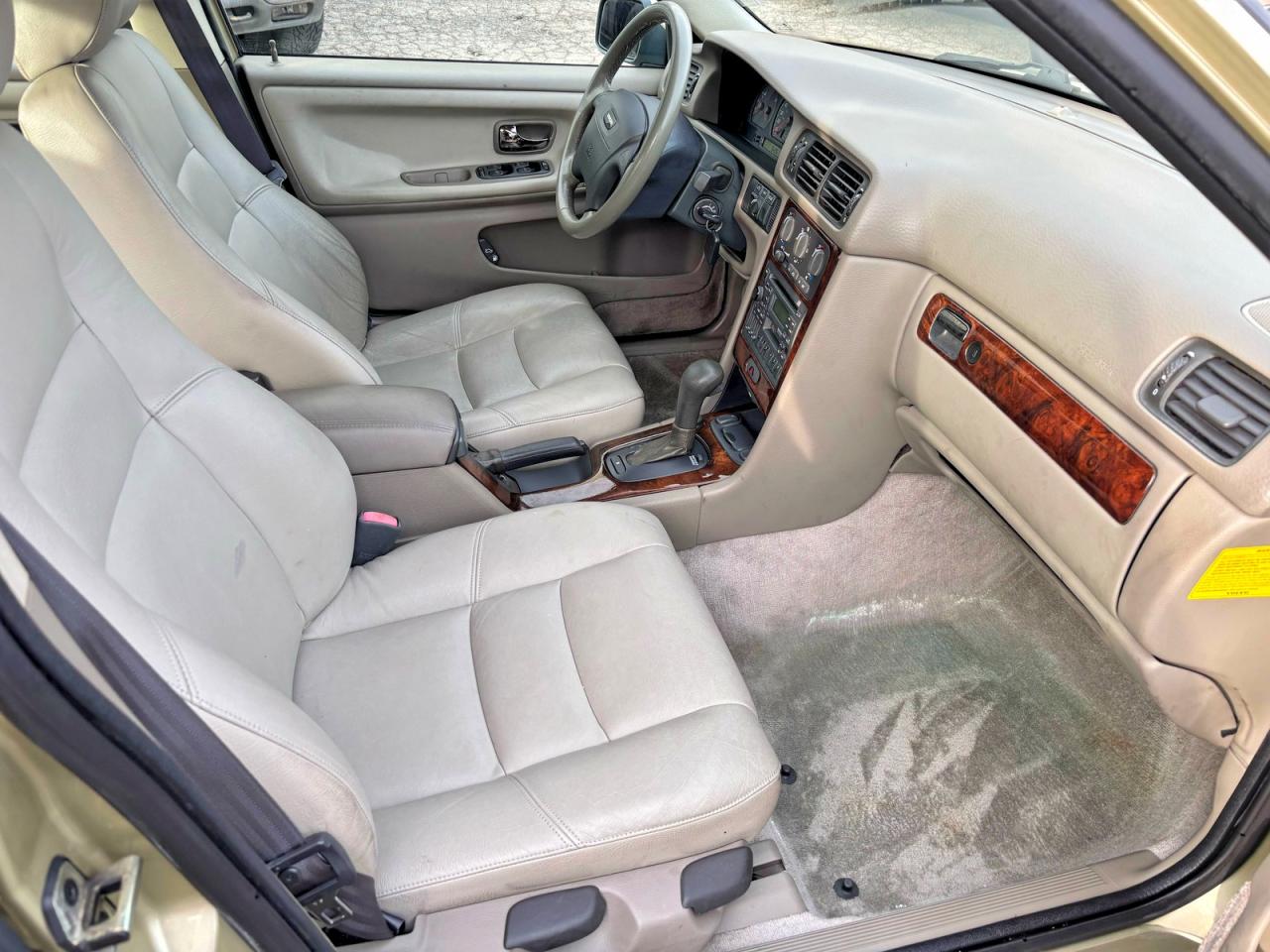 1999 Volvo S70 Gold vin: YV1LT56D4X2588828