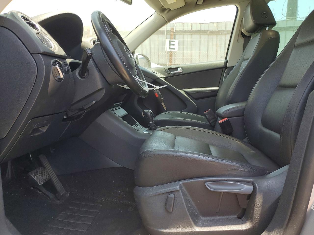 2011 Volkswagen Tiguan S Silver vin: WVGBV7AX5BW511908