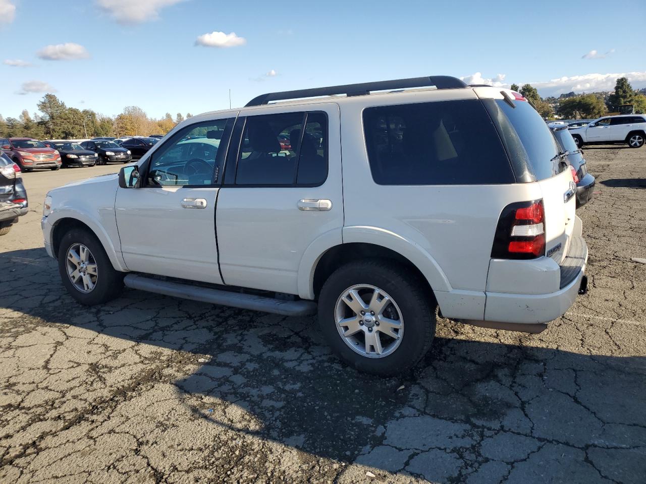 2010 Ford Explorer Xlt Белый vin: 1FMEU7DE3AUA86001